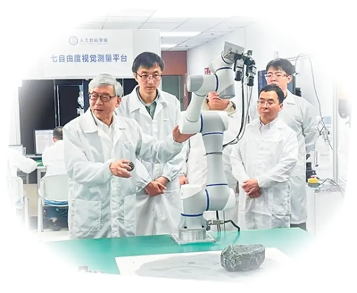 En este momento estás viendo Zheng Nanning: IA encarnada: creciendo en el mundo físico
