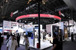 Lee más sobre el artículo IA de vídeo: MiniMax desafía a ByteDance con precios bajos y pesos abiertos para su nuevo modelo H3