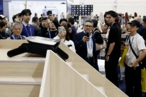 Lee más sobre el artículo Los gigantes chinos de las aspiradoras inteligentes, afectados por la prohibición estadounidense de robots; se restringen las mejores opciones para los consumidores de EE.UU.