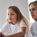 Las normas para proteger a los niños de la IA corren el riesgo de repetir los errores de las redes sociales
