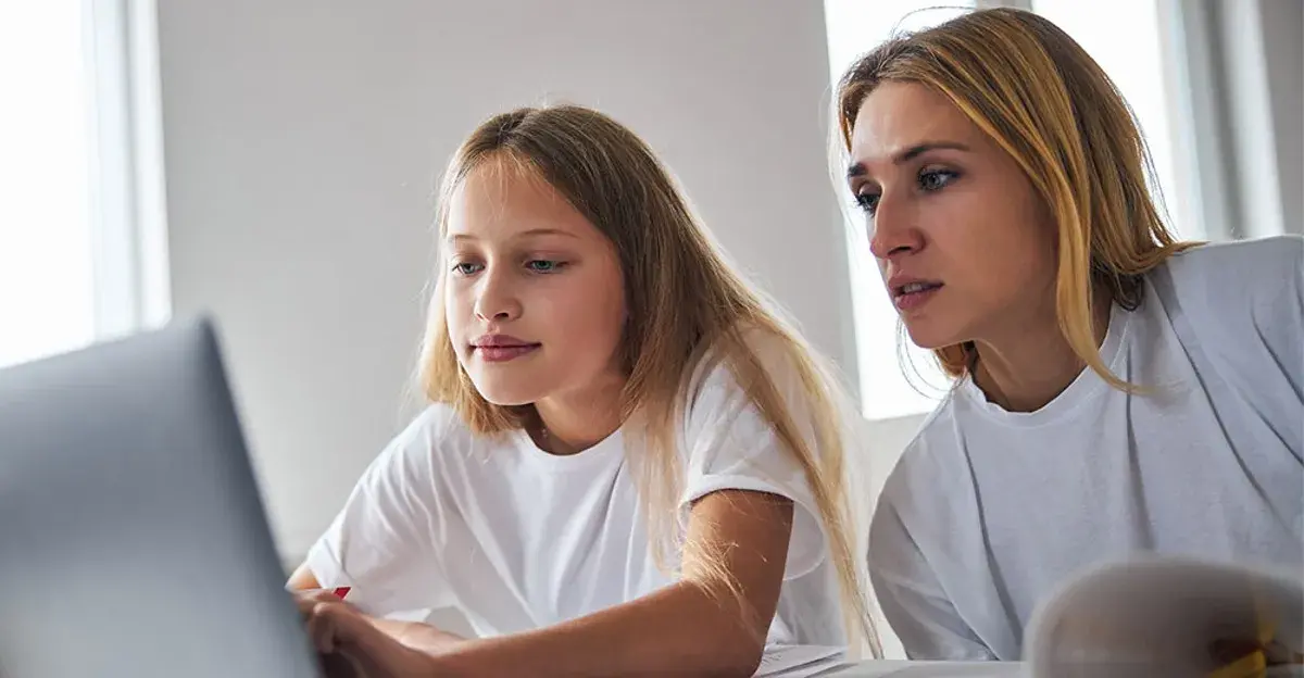 En este momento estás viendo Las normas para proteger a los niños de la IA corren el riesgo de repetir los errores de las redes sociales
