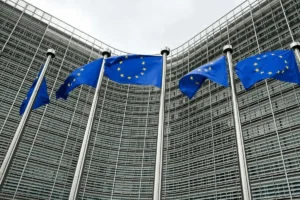 Lee más sobre el artículo Los modelos de IA chinos de pesos abiertos ganan terreno en Europa pese a las reticencias de Bruselas