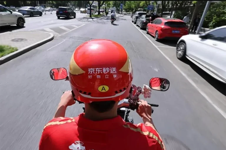 Los beneficios de JD.com en el segundo trimestre aumentan un 15% al ​​reducirse las pérdidas en el reparto de comida a domicilio