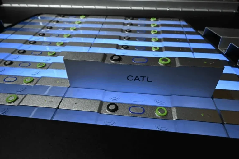 Ante la diversificación de los fabricantes de automóviles chinos más allá de las baterías de CATL, Beijing advierte sobre una reacción