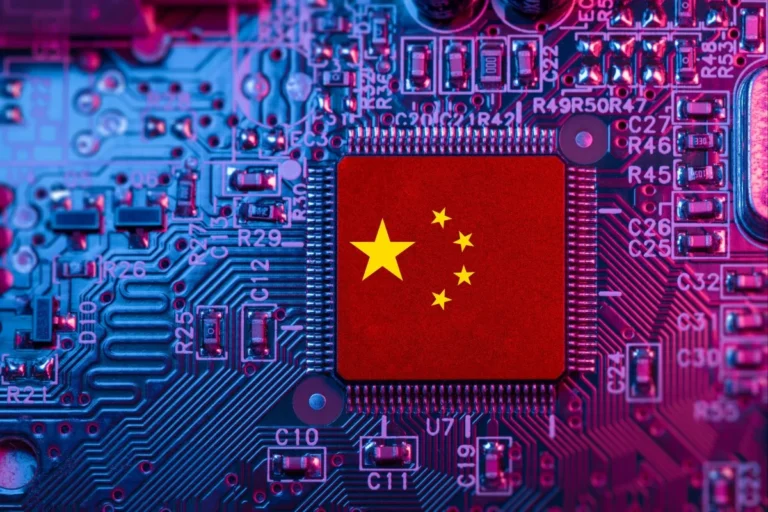 Beijing impulsa el diseño de chips asistido por IA como parte de su estrategia de autosuficiencia