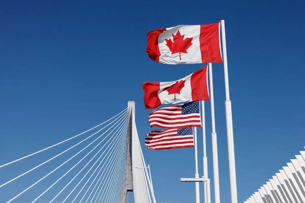 En este momento estás viendo Trump prohíbe ciertos productos canadienses e impone aranceles del 50% a otros