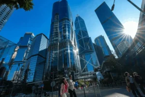 Lee más sobre el artículo Los inversores de China continental impulsarán el auge de la gestión de patrimonio en Hong Kong pese a las nuevas normas fiscales