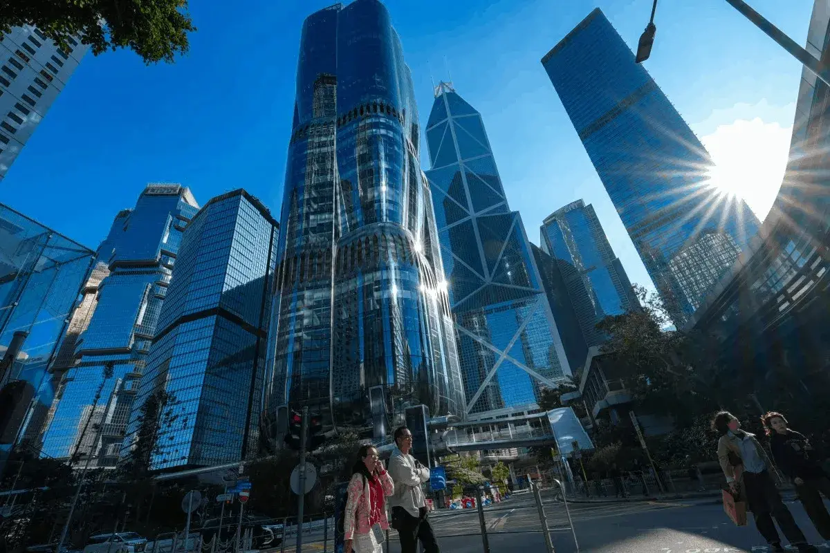 En este momento estás viendo Los inversores de China continental impulsarán el auge de la gestión de patrimonio en Hong Kong pese a las nuevas normas fiscales