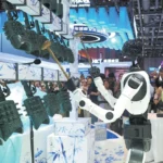 Los robots de China pasan del escenario a la planta de producción