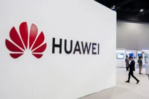 Lee más sobre el artículo Cómo Huawei planea sortear las restricciones de EE.UU. sobre chips con su nueva tecnología UnifiedBus