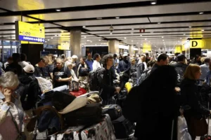 Lee más sobre el artículo Más de 2.000 vuelos cancelados en el Reino Unido debido a un fallo de software de un milisegundo de duración