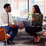 El programa «Future of Work Accelerator» de HP aborda la paradoja de los puestos de nivel inicial frente a la IA