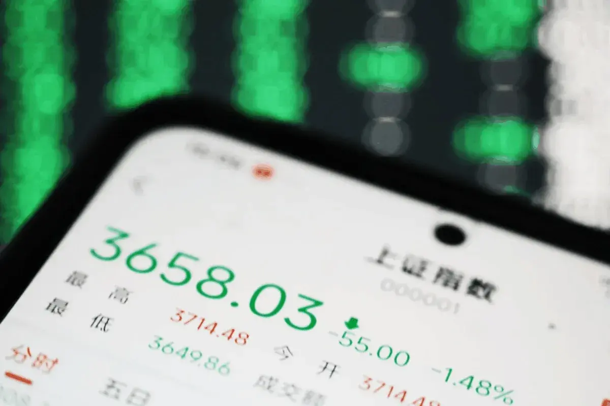 En este momento estás viendo Las acciones chinas se recuperan de un mercado bajista ante la sospecha de apoyo estatal