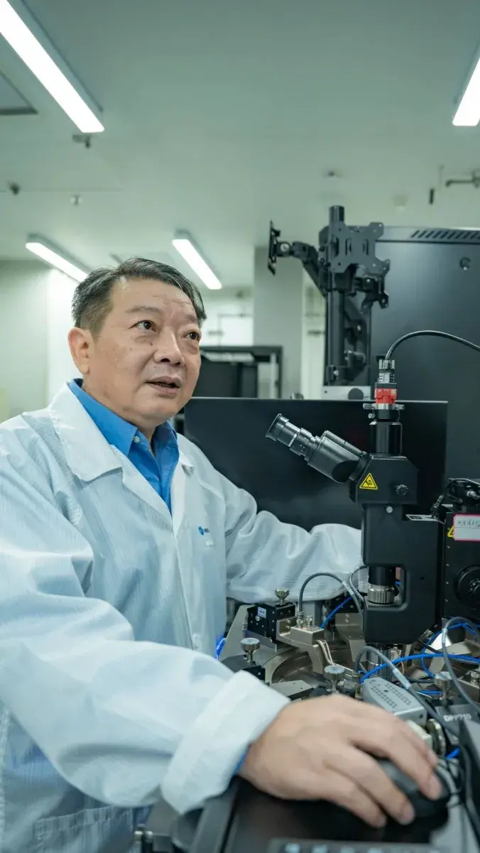 En este momento estás viendo Ye Tianchun: Los chips en China, de la carrera por alcanzar el nivel global a una integración interconectada