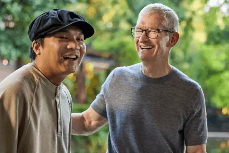 Tim Cook, de Apple, inicia una visita a China en medio de señales contradictorias sobre la demanda del nuevo iPhone