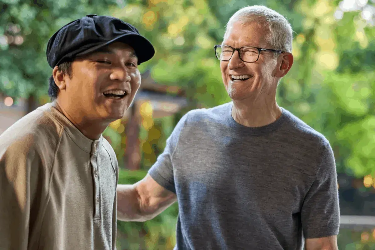 En este momento estás viendo Tim Cook, de Apple, inicia una visita a China en medio de señales contradictorias sobre la demanda del nuevo iPhone