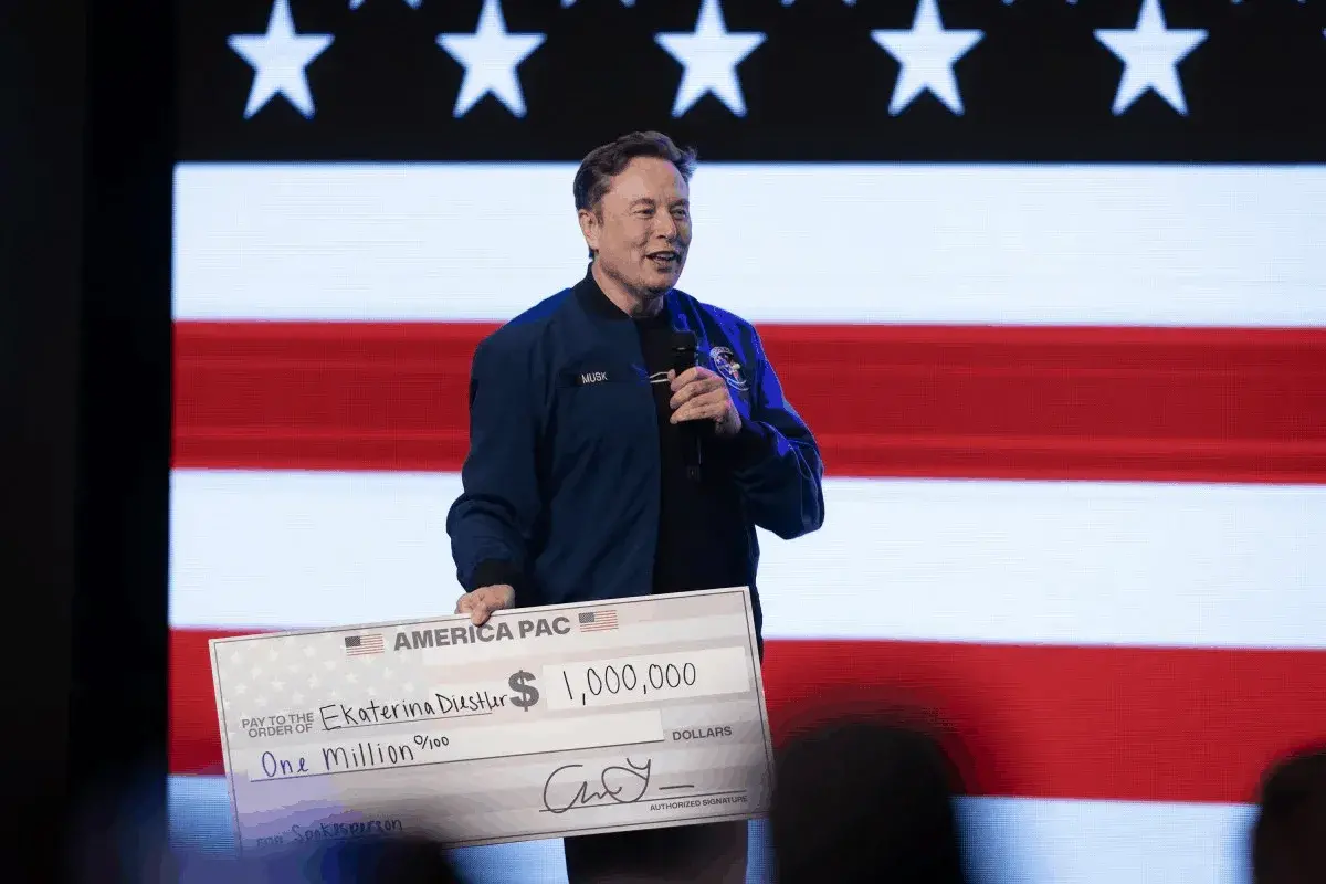 En este momento estás viendo Elon Musk afirma que entregará una acción de SpaceX a «cada niño en Estados Unidos»