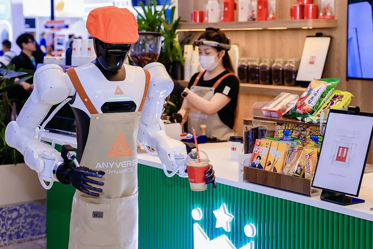 En este momento estás viendo Los robots humanoides chinos buscan oportunidades laborales en Corea del Sur, mientras Seúl apuesta por la IA física