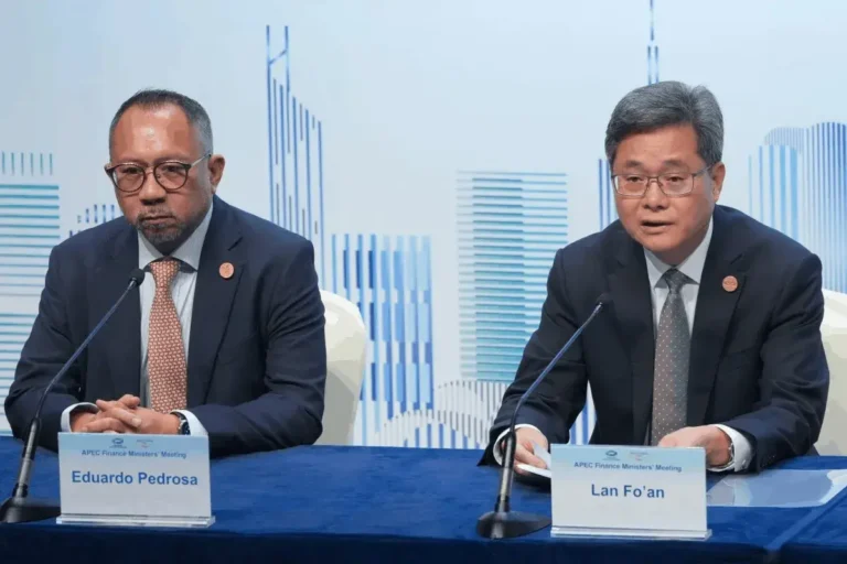 Los ministros de Finanzas de APEC alcanzan un consenso sobre IA y financiación digital en Hong Kong