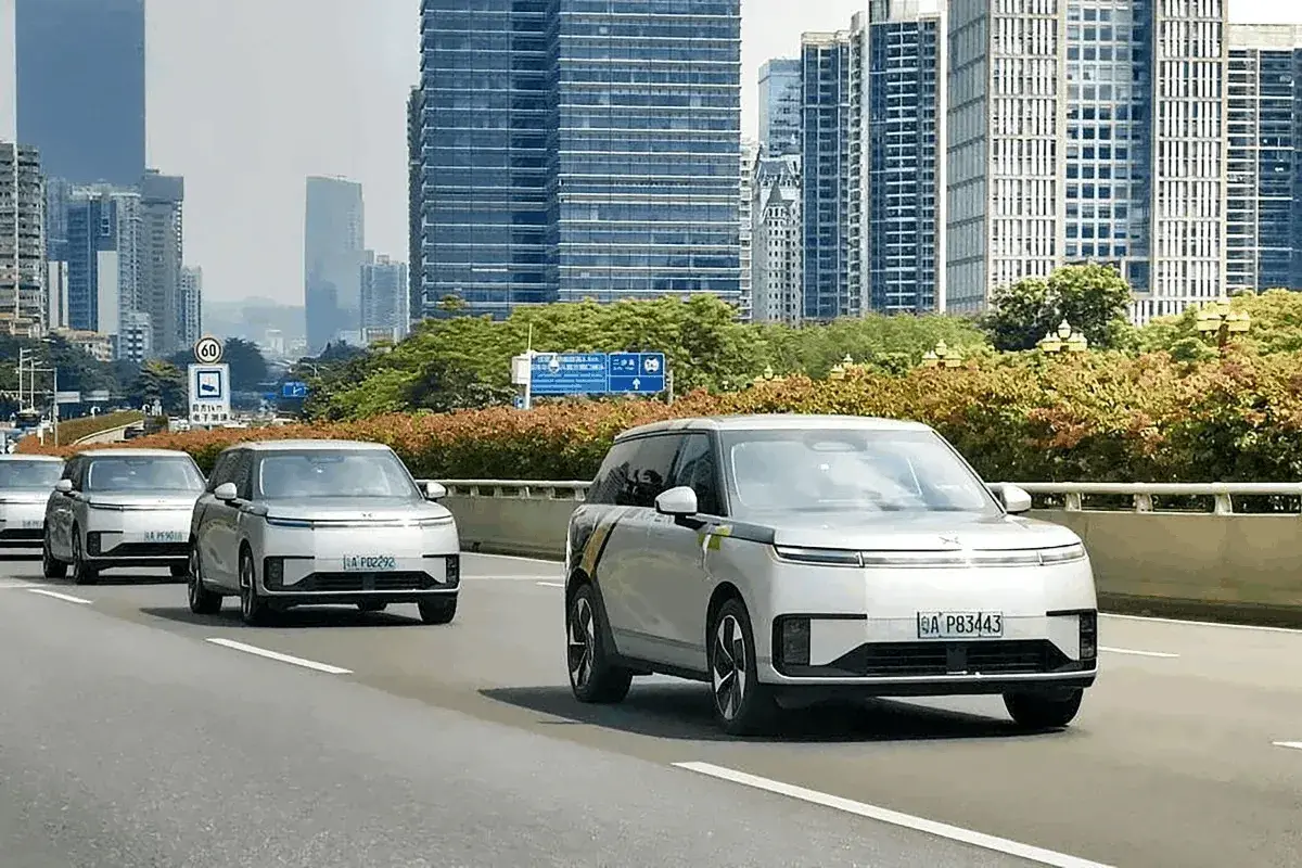 En este momento estás viendo China concede permisos a una empresa conjunta de Volkswagen y a Xpeng en medio de una creciente competencia en el sector de la conducción autónoma