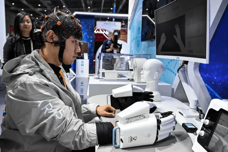 China toma medidas para establecer estándares globales para la tecnología de interfaz cerebro-computadora